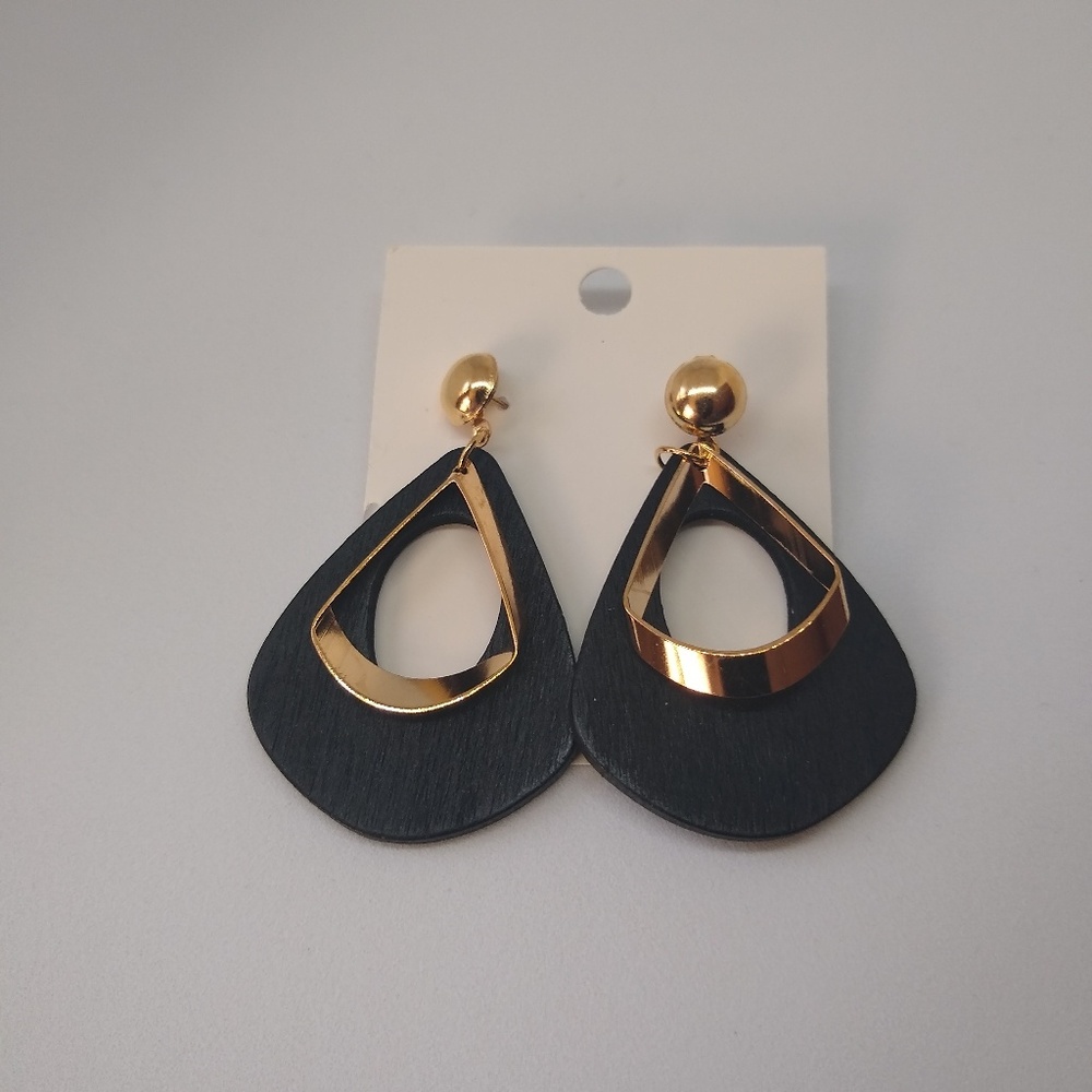 New Ivonne Destination Geometry Earrings Black